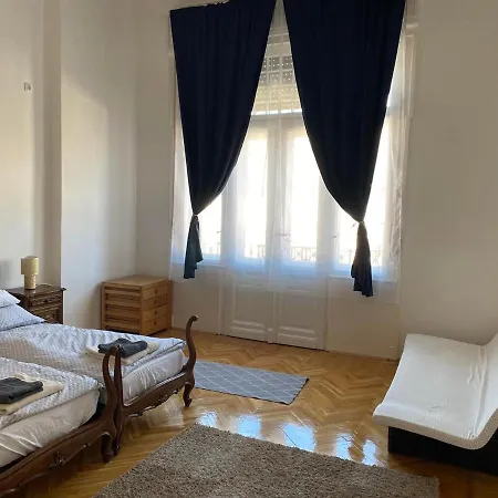 Apartment Bartok Szallo