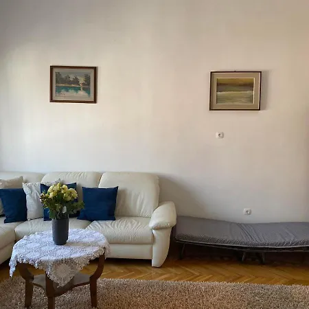 Bartok Szallo Apartment *