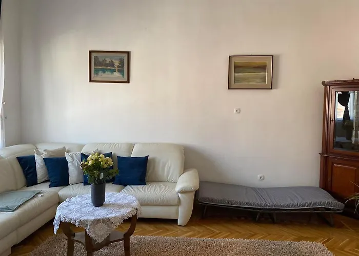 Bartok Szallo Apartman *